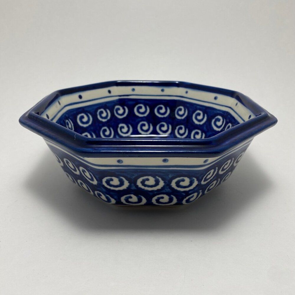 Boleslawiec Pottery Swirl Octogonal Serving Bowl | Cobalt | 7.5" | Handmade